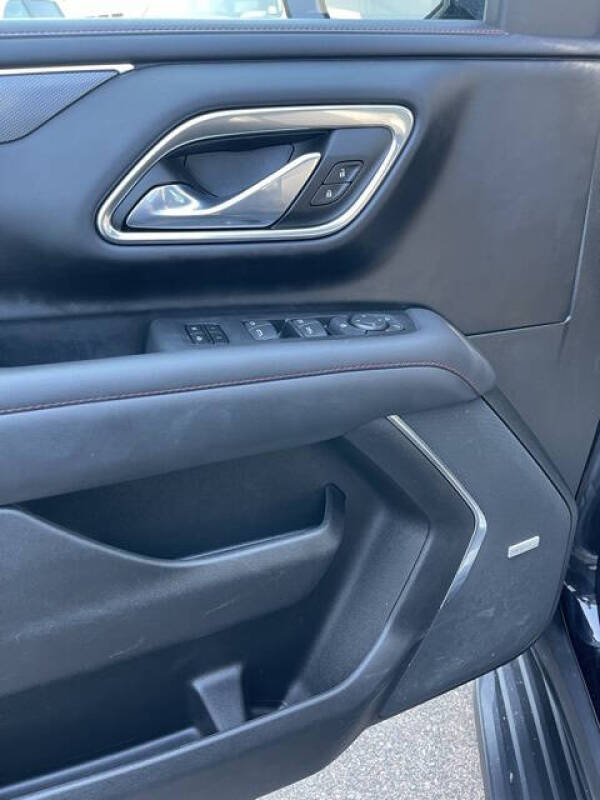 2023 Chevrolet Suburban RST