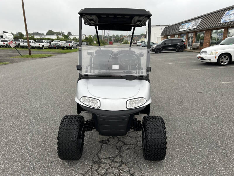 2016 E-Z-GO RXV