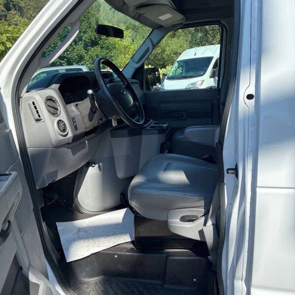 2011 Ford E-Series E-350 SD