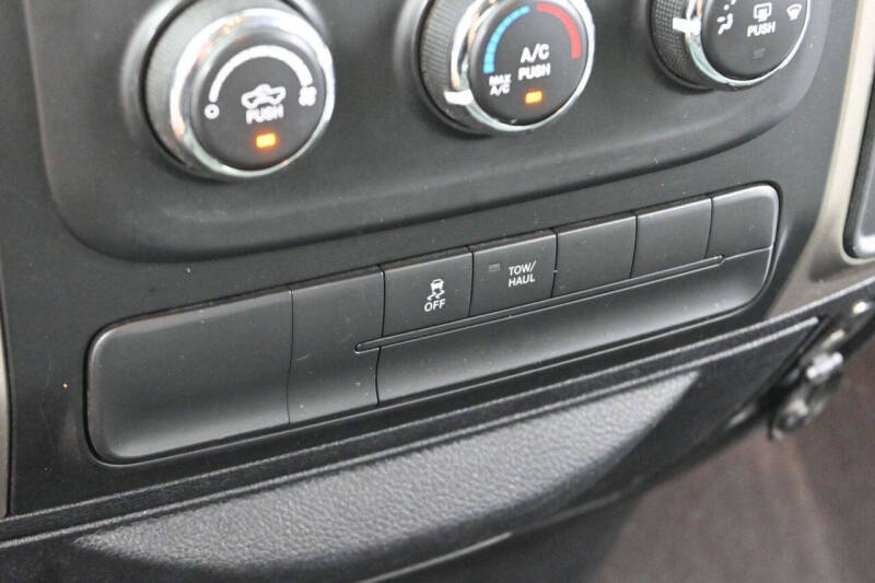 2015 RAM 1500 SLT