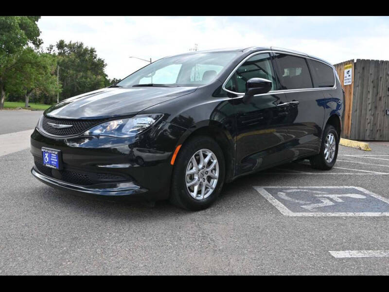 2024 Chrysler Voyager LX