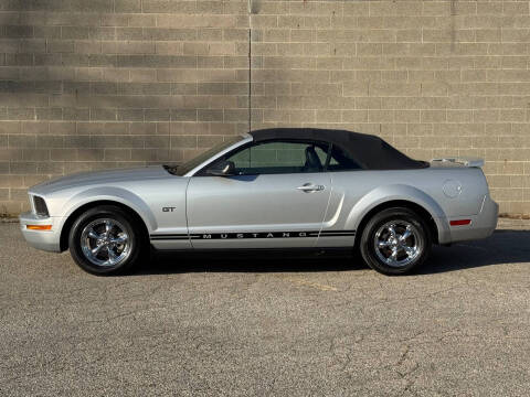 2005 Ford Mustang V6 Deluxe