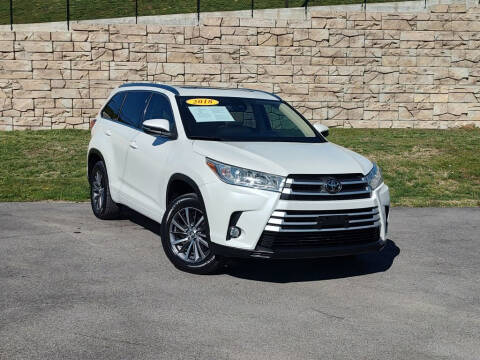 2018 Toyota Highlander for sale at Car Hunters LLC in Mount Juliet TN