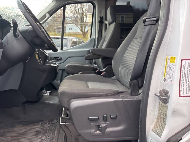 2019 Ford Transit 150 XLT