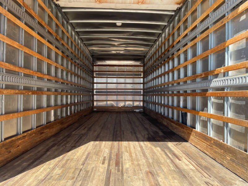 2013 Freightliner Business class M2