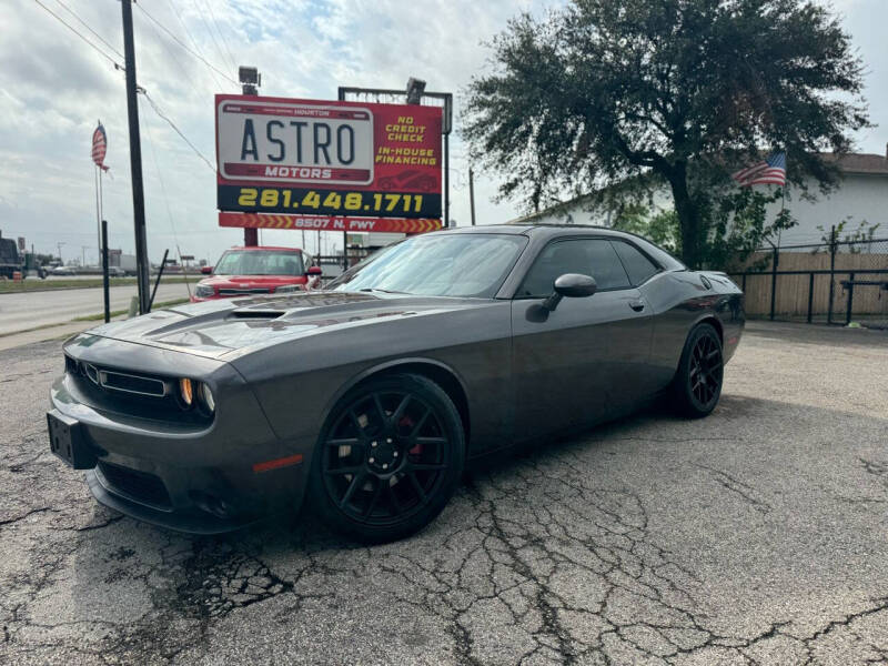 2015 Dodge Challenger SXT photo 24