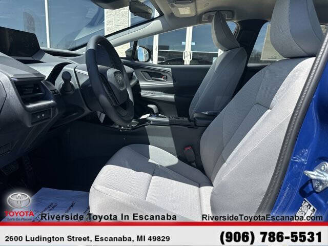 2025 Toyota Prius LE