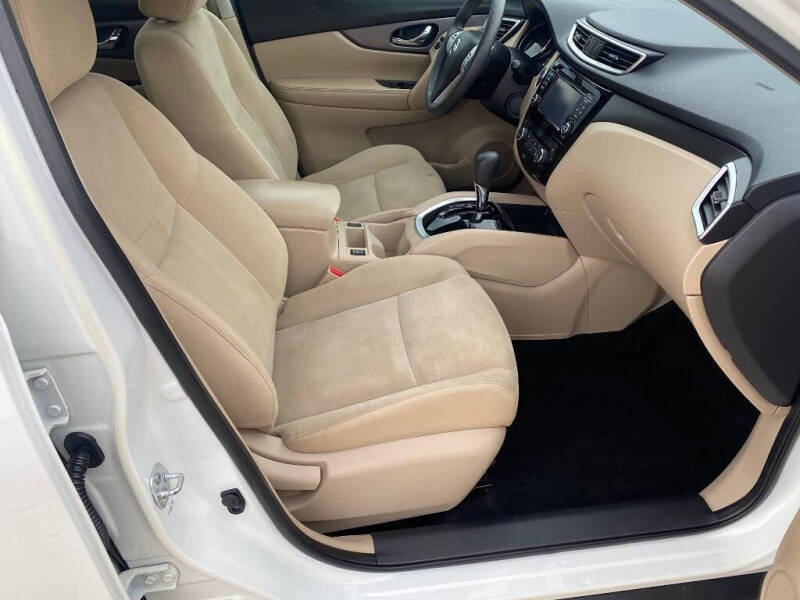 2016 Nissan Rogue SV