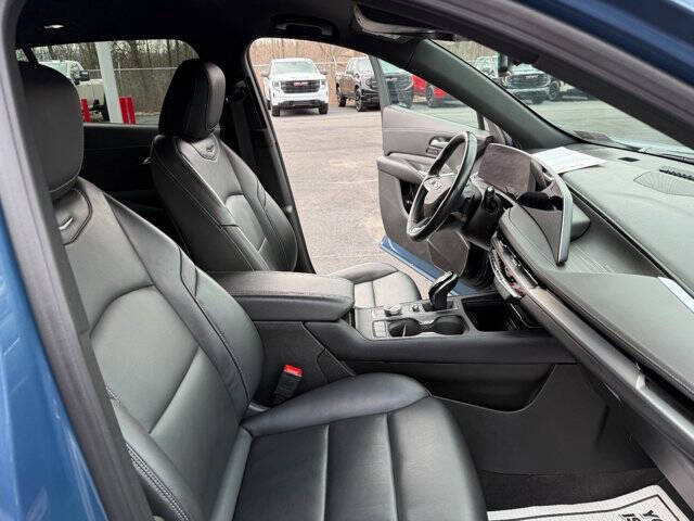 2024 Cadillac XT4 Premium Luxury