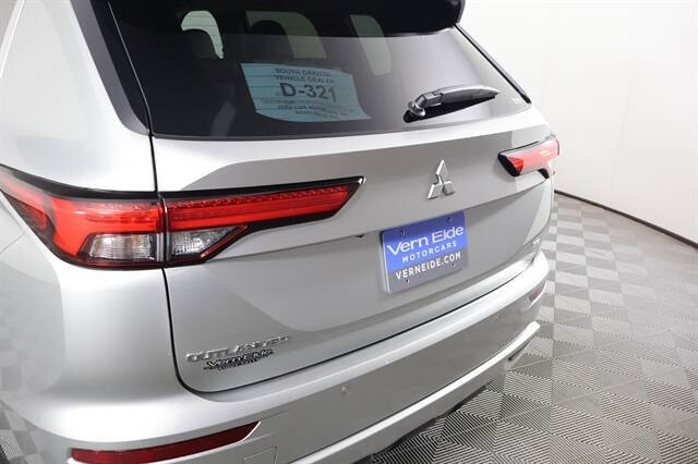 2024 Mitsubishi Outlander SE