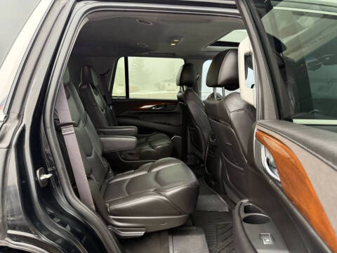 2017 Cadillac Escalade Luxury