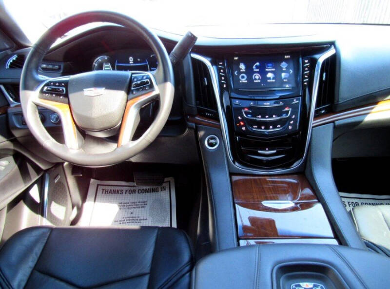 2018 Cadillac Escalade ESV Luxury