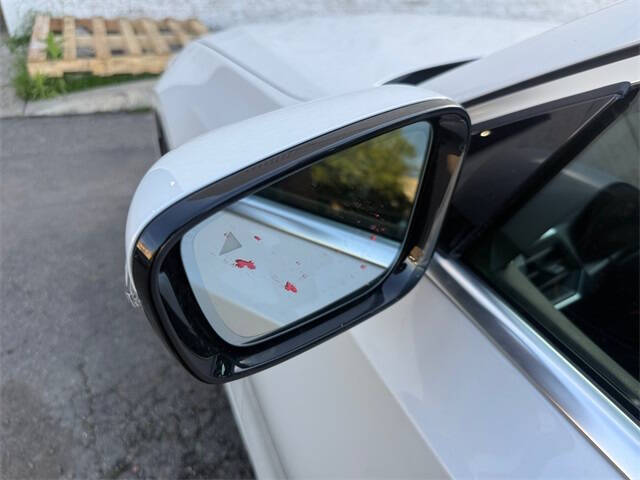 2024 BMW 3 Series 330i xDrive