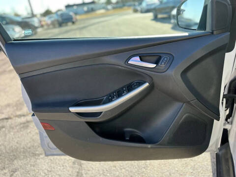 2017 Ford Focus Titanium