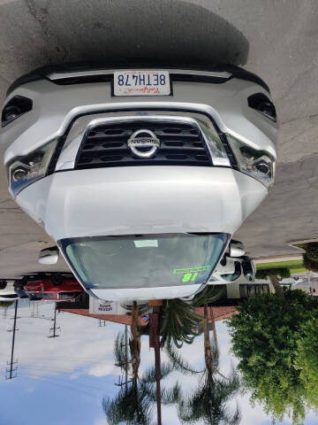 2018 Nissan Pathfinder SV