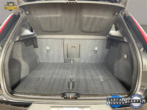 2025 Volvo XC40 B5 Plus Bright Theme