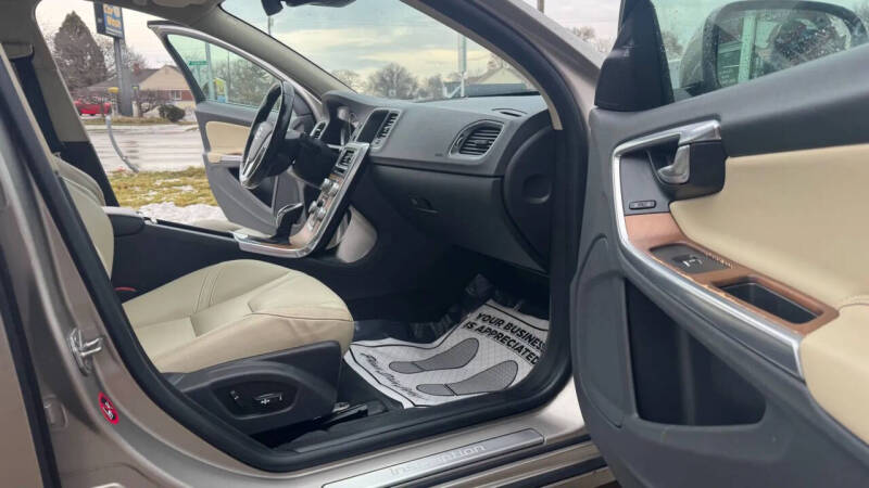 2016 Volvo S60 T5 Inscription Platinum