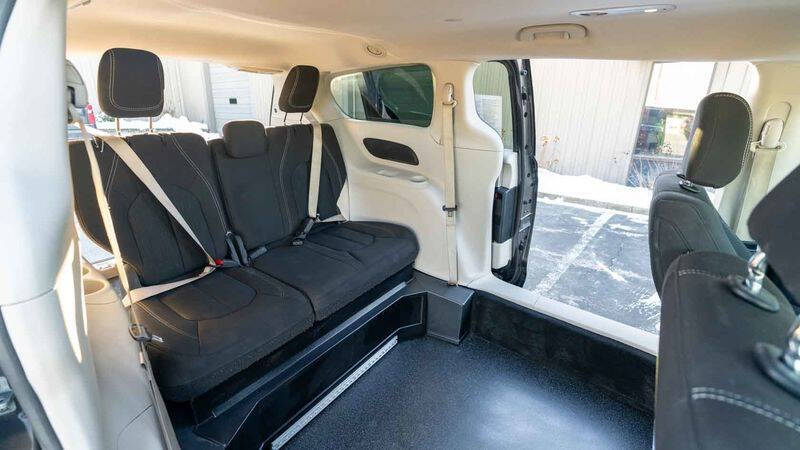 2022 Chrysler Voyager LX