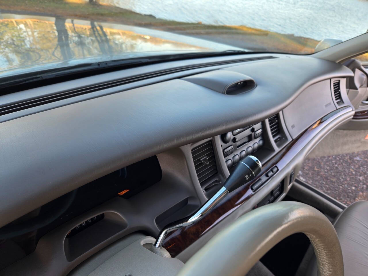 1997 Lincoln Town Car 103