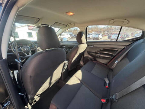 2021 Nissan Versa SR