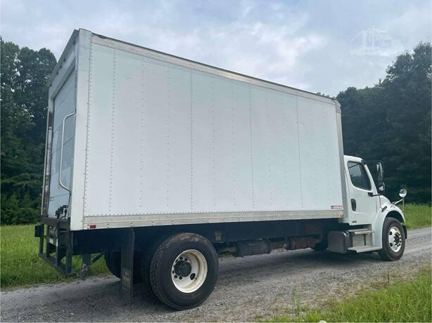 2012 Freightliner Business class M2