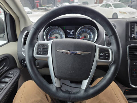 2012 Chrysler Town and Country Touring-L