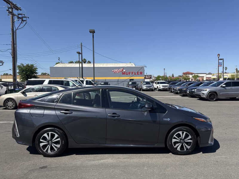 2017 Toyota Prius Prime Plus