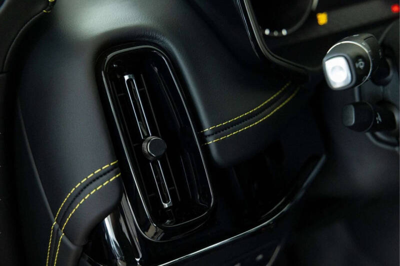 2026 Aston Martin DBX 707