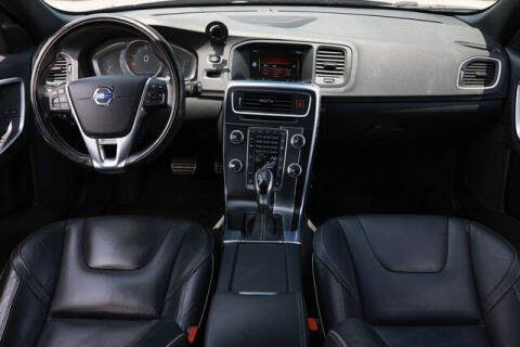 2017 Volvo V60 T6 R-Design