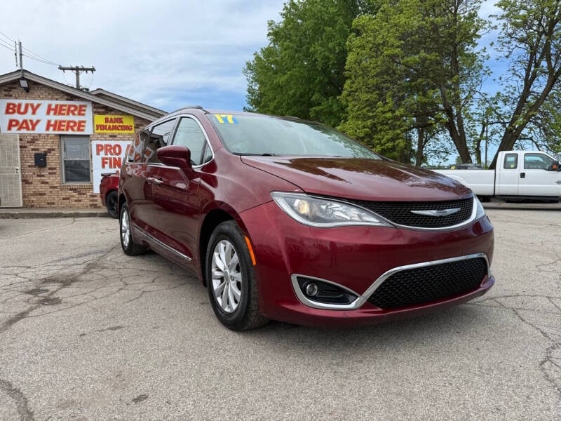 2017 Chrysler Pacifica Touring-L