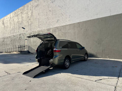 2018 Toyota Sienna XLE 8-Passenger