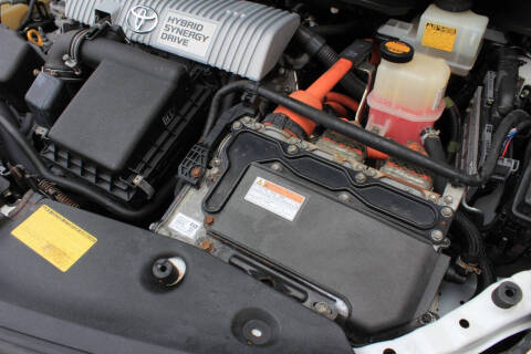 2013 Toyota Prius v Three