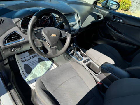 2018 Chevrolet Cruze LS Auto