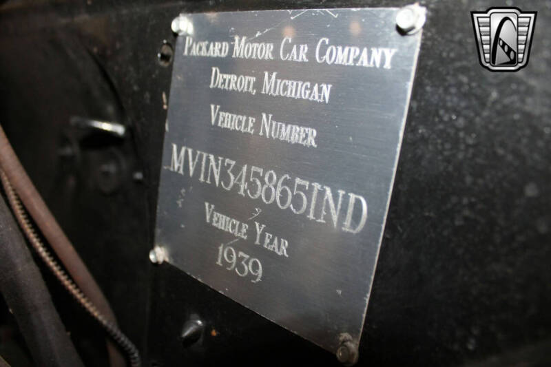 1939 Packard Six