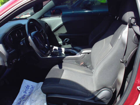 2017 Dodge Challenger SXT Plus