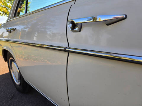 1972 Mercedes-Benz 220