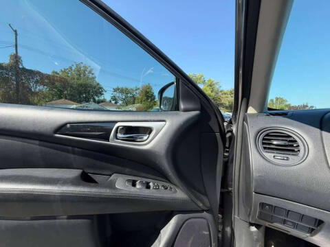 2020 Nissan Pathfinder S