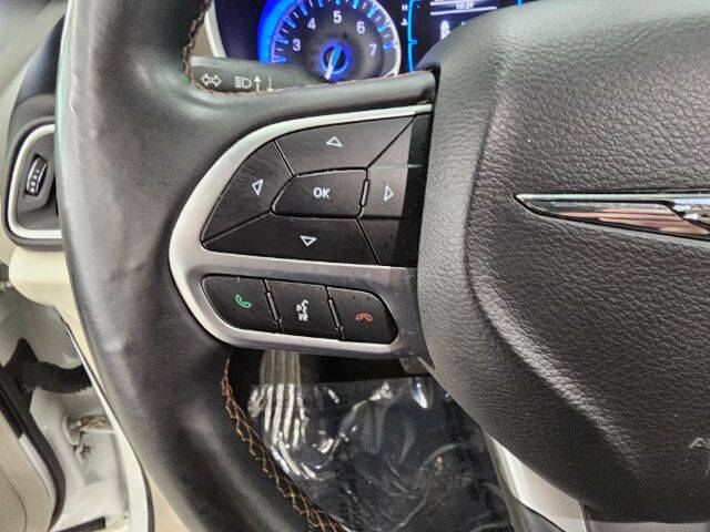 2017 Chrysler Pacifica Touring-L