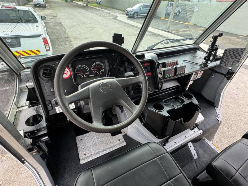 2016 Freightliner MT45 Chassis