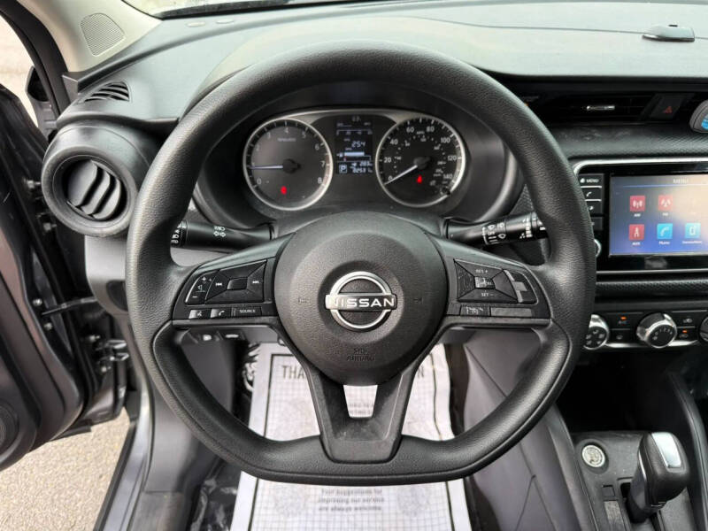 2023 Nissan Kicks S