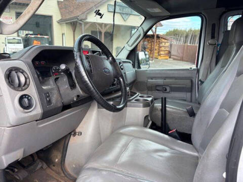 2014 Ford E-Series E-350 SD