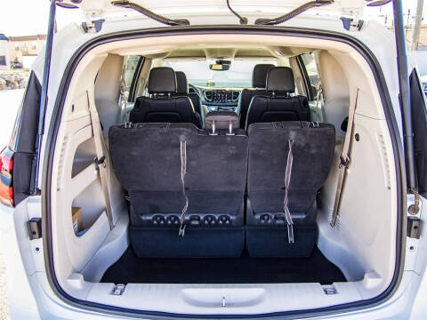 2022 Chrysler Pacifica Touring L