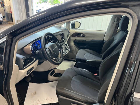 2020 Chrysler Voyager L