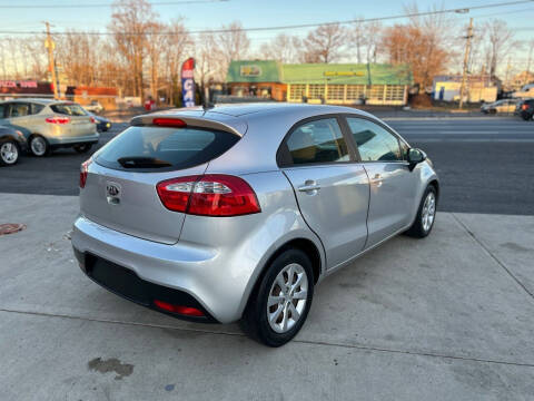 2015 Kia Rio 5-Door LX