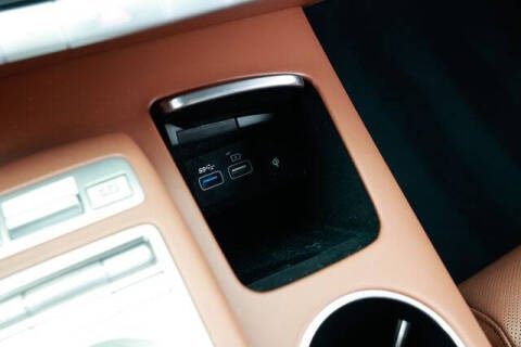 2022 Genesis GV70 2.5T Standard