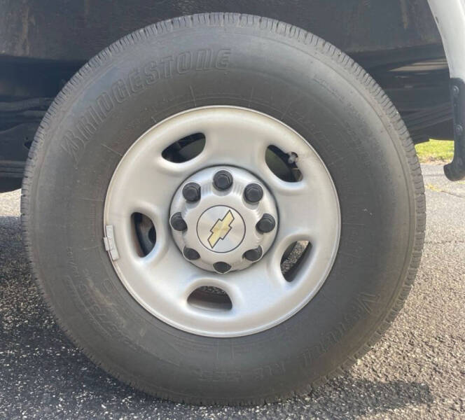 2022 Chevrolet Express 2500