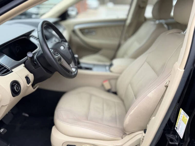 2016 Ford Taurus SEL