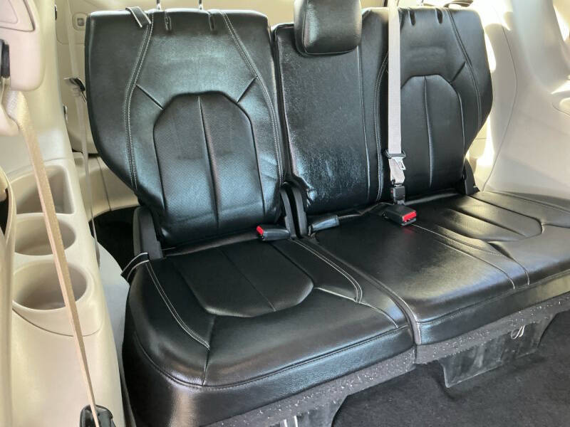 2022 Chrysler Pacifica Touring L