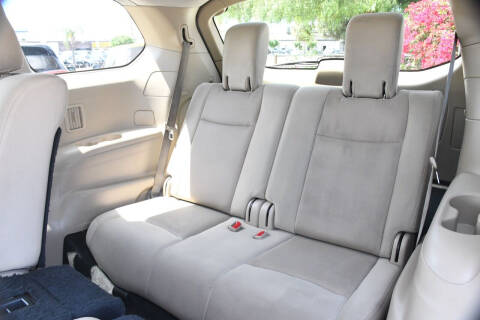 2017 Nissan Pathfinder SV