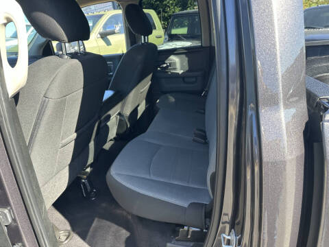 2024 RAM 1500 Classic SLT